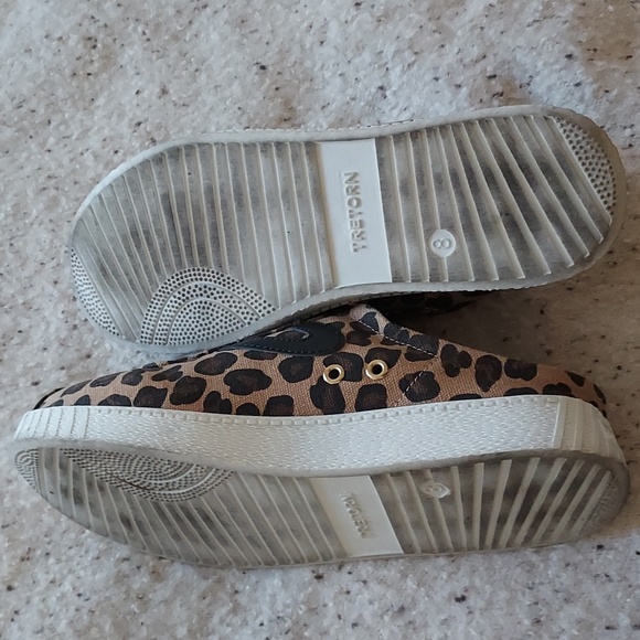 Leopard print sneakers Size 8 - Picture 4 of 5